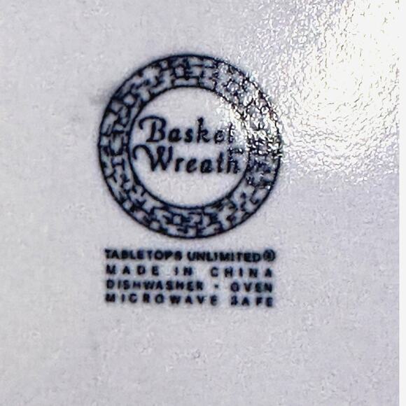 Basket Wreath by Tabletops Unlimited White Embossed Large Oval Serving Platter - Picture 7 of 8